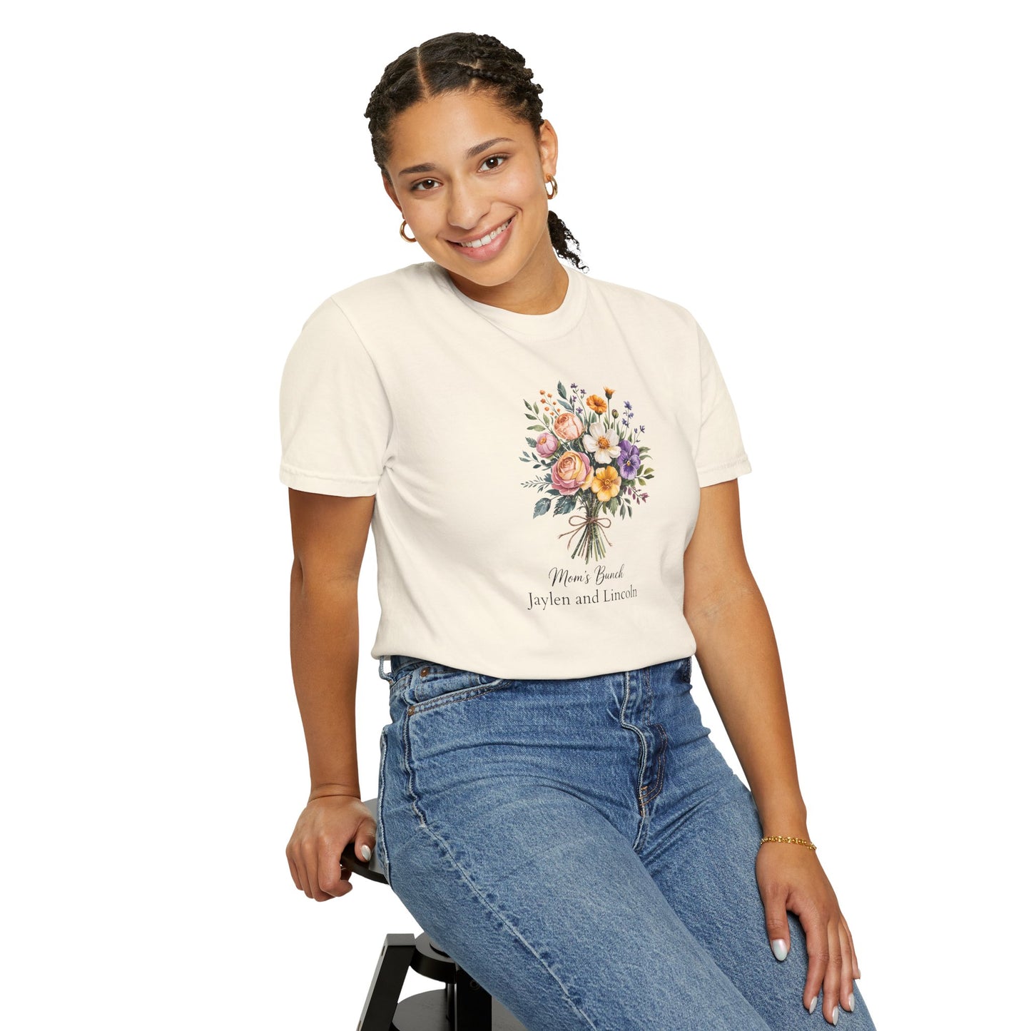 Mom's Bunch Custom Name T-Shirt — Personalized Mom Script Graphic Tee